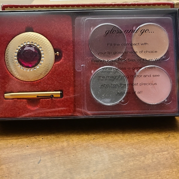 Vintage Victoria's Secret Precious Kisses Palette - HTF, Discontinued - Picture 3 of 4